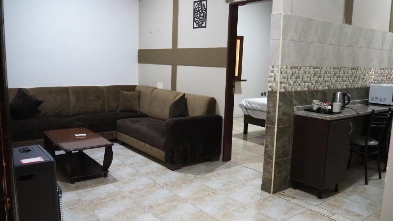 Al Fawanes Hotel Apartments Amman Exterior foto