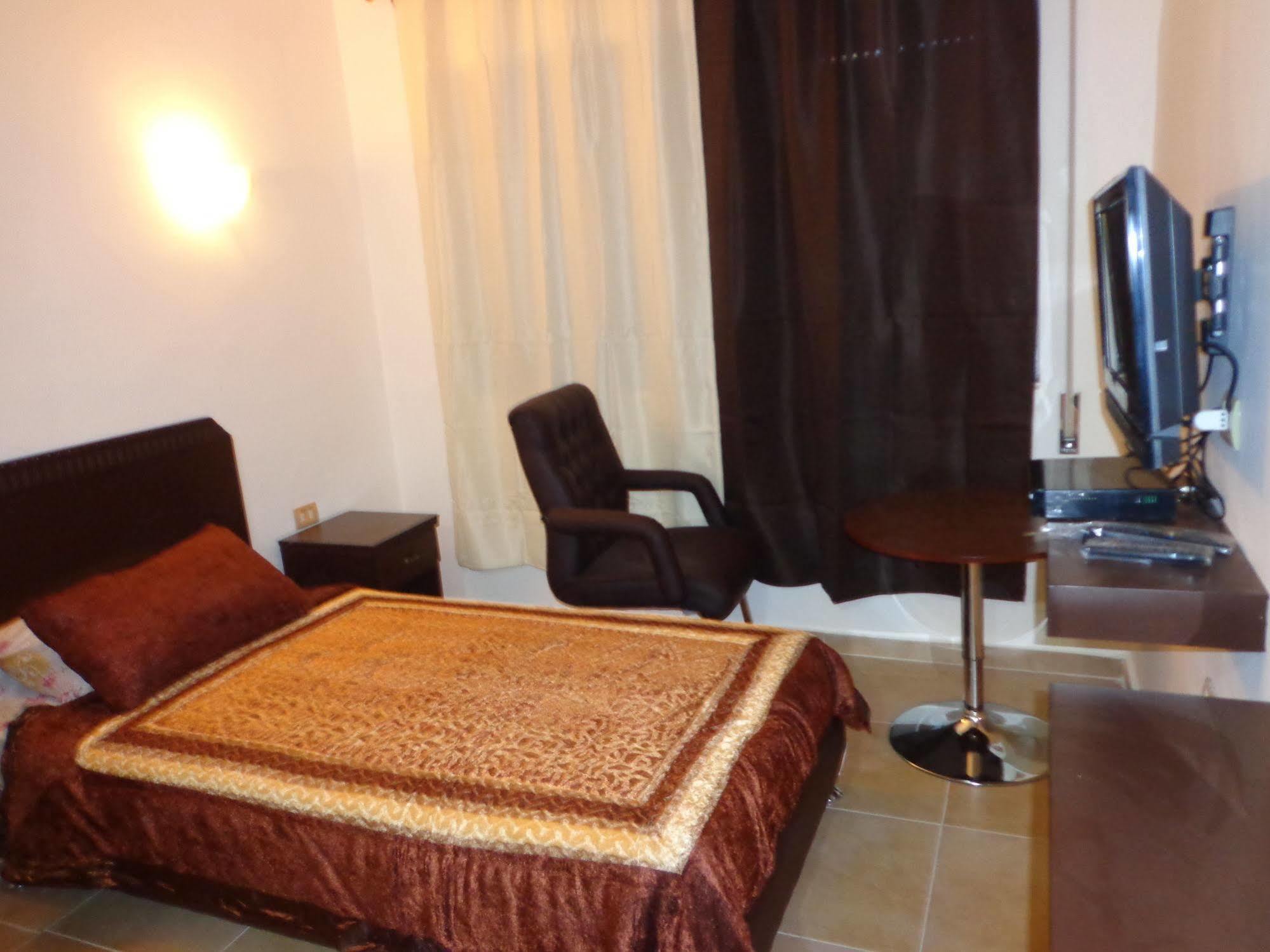 Al Fawanes Hotel Apartments Al Yadudah Exterior foto