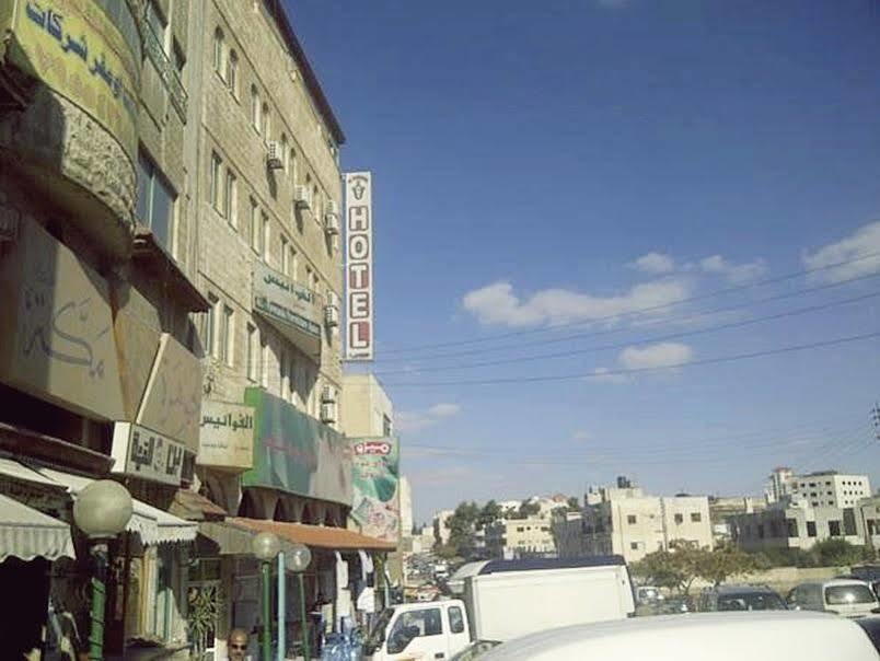 Al Fawanes Hotel Apartments Amman Exterior foto